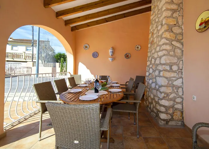 Enrique By Interhome Willa